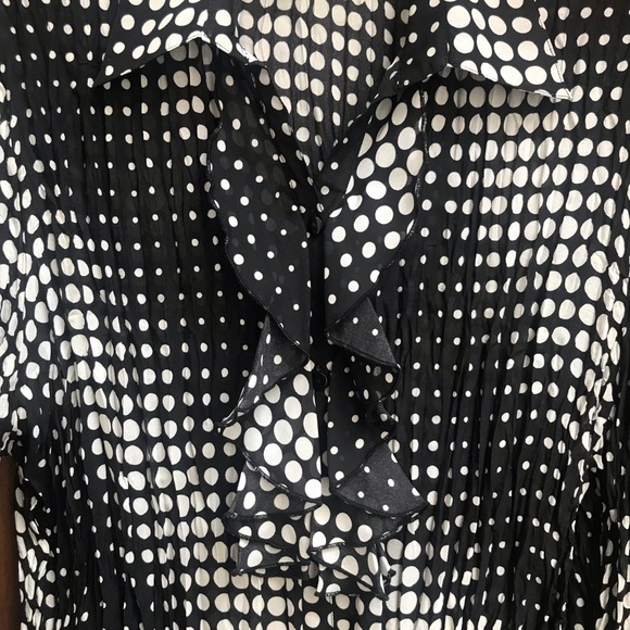 Black and White Polka Dot Top - Picture 3 of 7